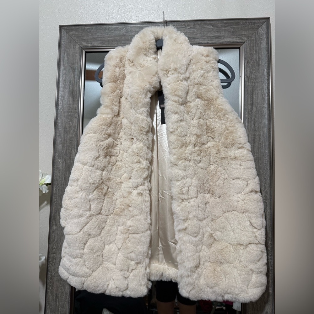 Elegant Cream Faux Fur Vest